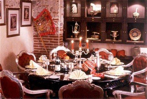 فور بوينتس شيراتون بر 4*