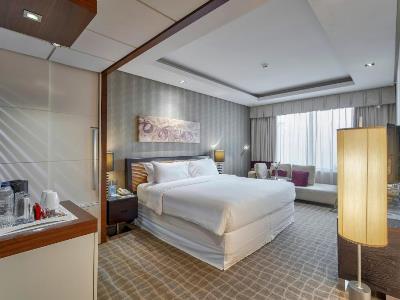 فور بوينتس شيراتون بر 4*