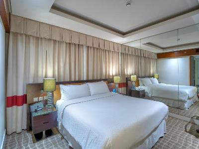فور بوينتس شيراتون بر 4* دبي