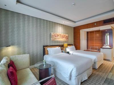 فور بوينتس شيراتون بر 4* دبي